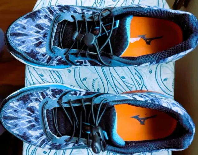 Tenis MIZUNO " WAVE CREATION 15 " Cinza-Azul masculino USADO 42,5