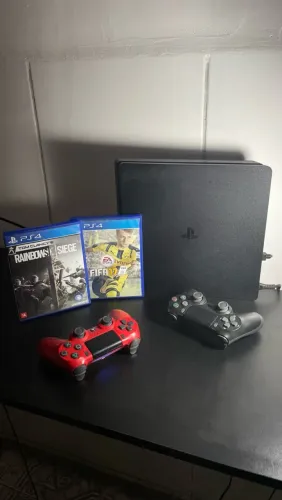 PS4 Slim 500GB + 2 Controles + Jogos - Muito Conservado