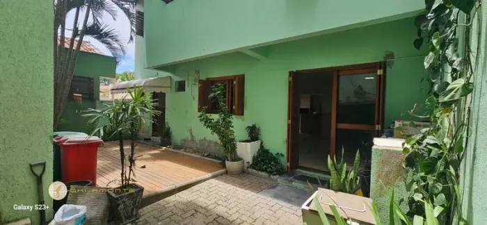 Casa com 4 Quarto(s) e 4 banheiro(s) para Alugar, 220 m² por R$ 4560 / Mês