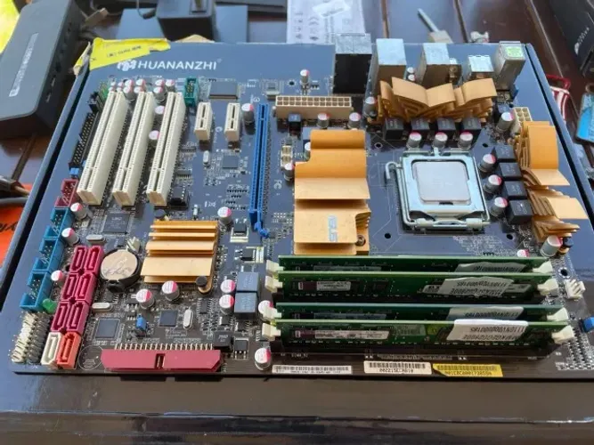 Kit Placa-Mãe ASUS P5Q + Core 2 Quad Q9550 + 8GB DDR2