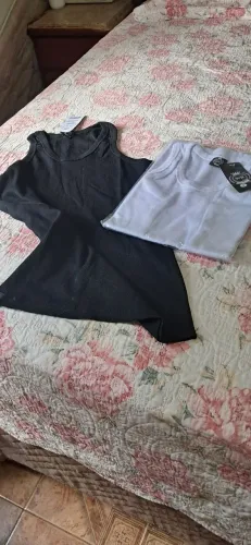 Vendo 10 camisetas regatas masculinas.