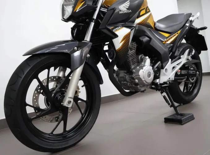 Honda cb 250 Twister