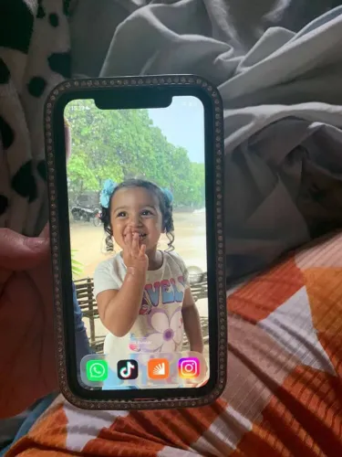 iPhone 11 traseira quebrada 