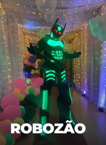 Robô de LED + SUPER ROBOZÃO APARTIR DE 3.000 NO PIX FABRICAMOS SEU SONHO