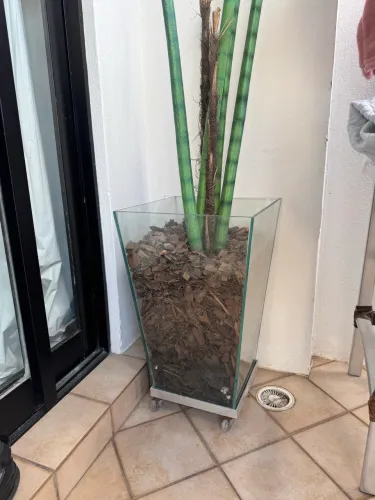Vaso com planta artificial 