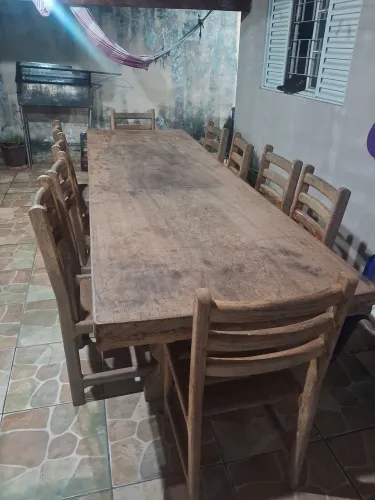 Mesa Rústica de Madeira Angelim Maciça com 10 Cadeiras -- Excelente Estado