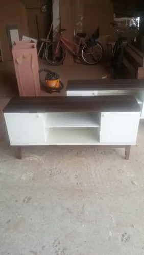 Vende-se Rack com: 1.30 de largura; 60 de altura; 36 de profundidade
