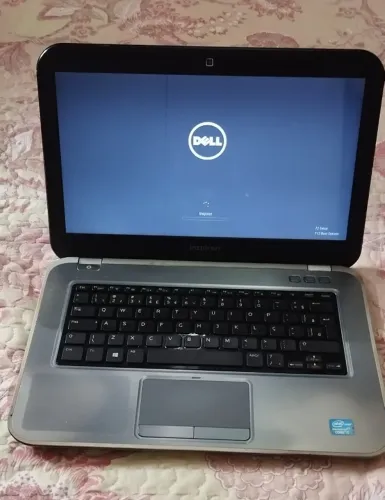 Notebook Dell i5 ótimo para uso.