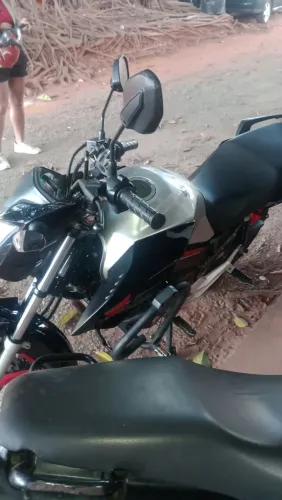 Vende-se moto 