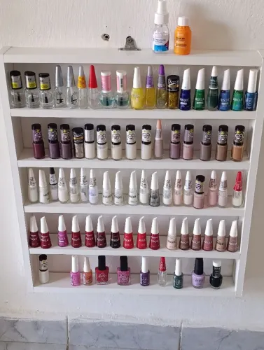 Esmaltes e o expositor