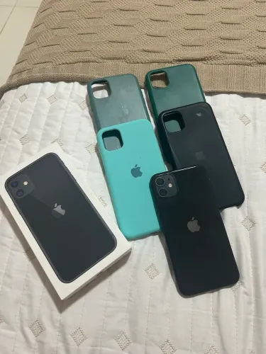 iPhone 11 Preto 128GB - Impecável (Com Caixa e Capinhas)