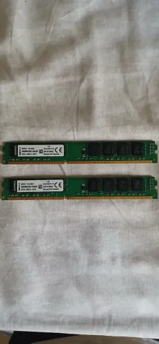 2x Memória 8GB DDR3 Kingston 1600MHz