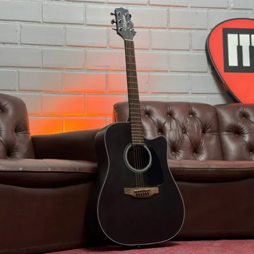 Violão takamine