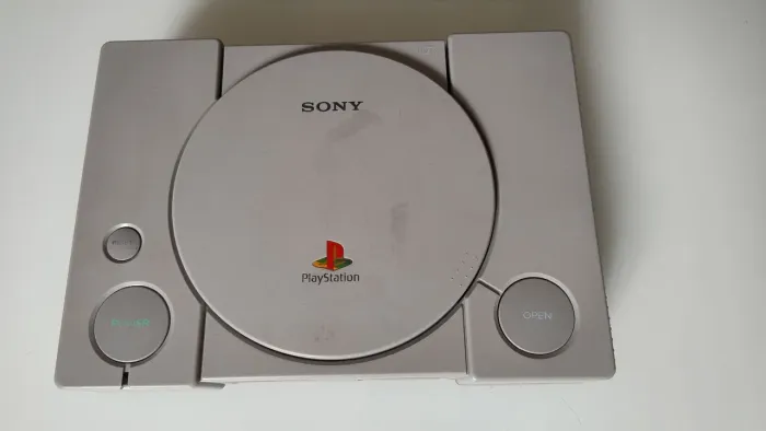 PlayStation 1 modelo 1001