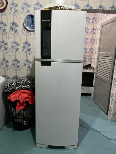 Vendo Geladeira Brastemp 400L (não refrigera, mas o compressor funciona)
