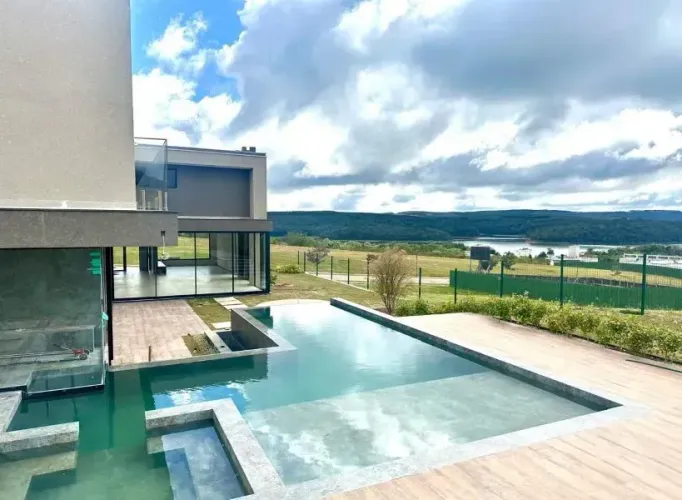 Casa alto padrão em Piedade - SP - Condomínio Portofino com represa e campo de golfe