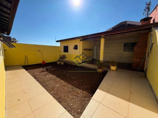 Casa com 3 quartos, 274 m² - venda por R$ 850.000 ou aluguel por R$ 4.980/mês - Parque do