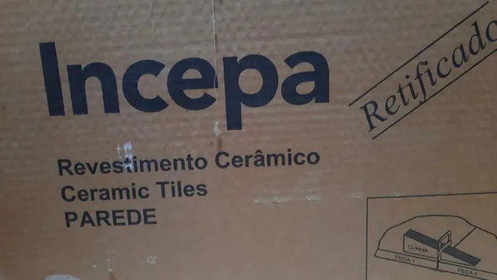 Cerâmicas, pisos e revestimentos (resto de obra sem uso)