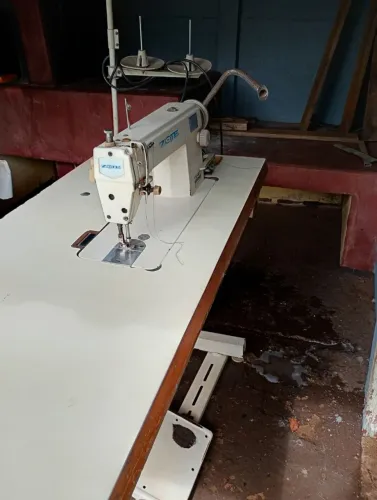Vendo maquina reta industrial Zoje