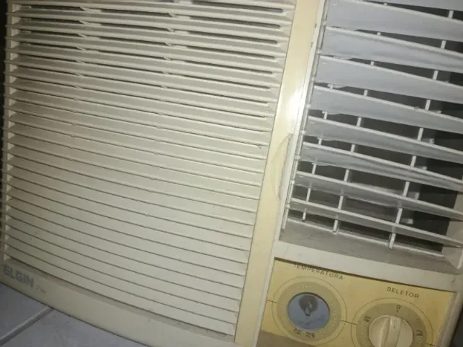 Ar condicionado 7500btus - NÃO GELA