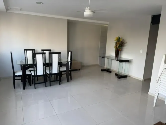 Alugo apartamento de dois quartos em maniara