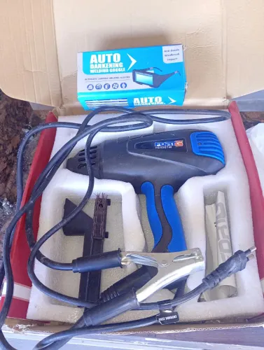 Vendo Pistola de Solda Inversora MMA 120A 220V Portátil FORTG, usado apenas duas vezes.