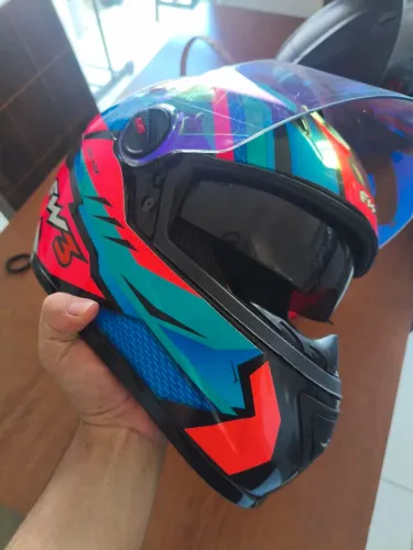 Capacete Fw3 com óculos interno