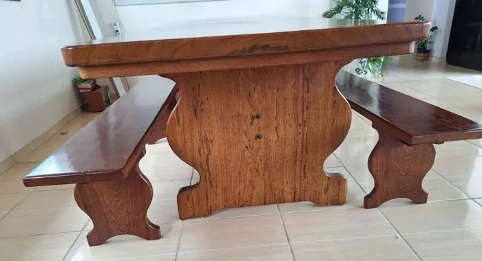 Mesa de angelim em pedra