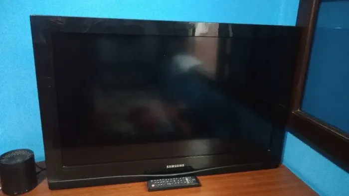 TV Samsung 32 LCD LN32C350D1M com defeito (Para peças) + Controle