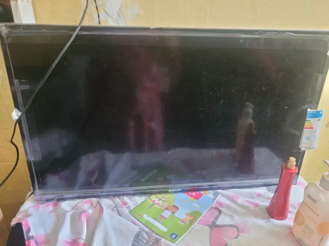 Tv 32 polegadas para retirar peças Ela nuca foi aberta