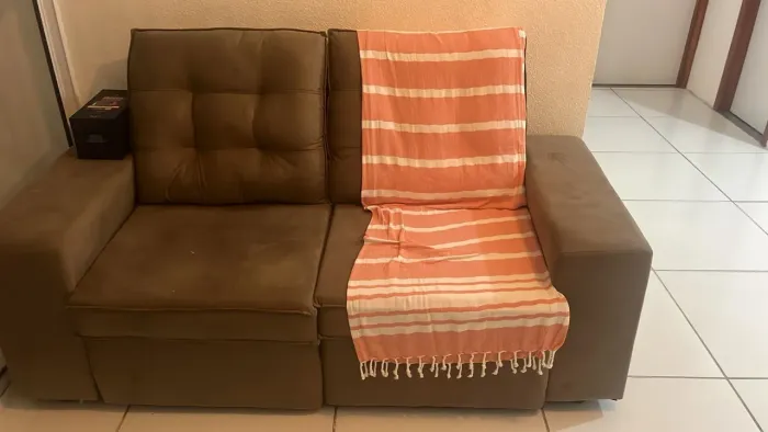 Sofá novo 2 lugares