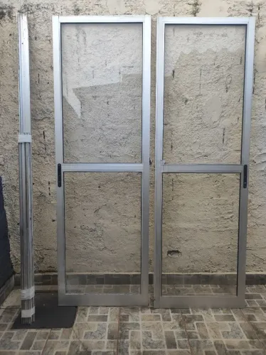 Porta de alumínio com vidro