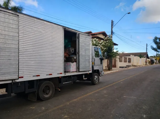 Frete caminhão 3/4 Baú e caminhão truck carroceria