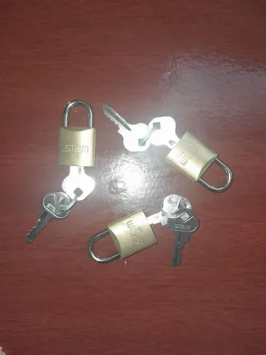 Cadeados pequeno , novos
