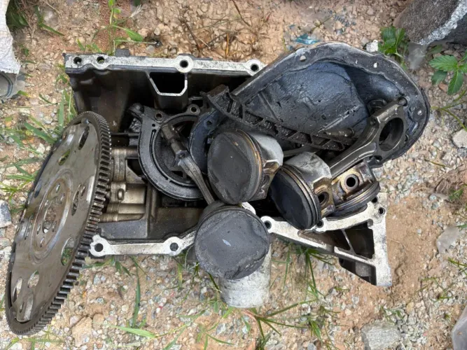 Motor Nissan versa HR16 para retifica ou sucata.