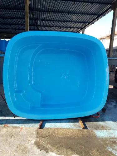 Casco de piscina de fibra 