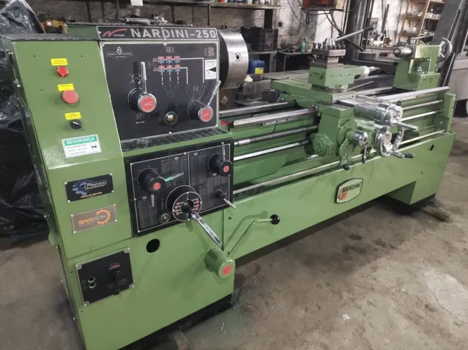 Torno Mecânico Nardini 250