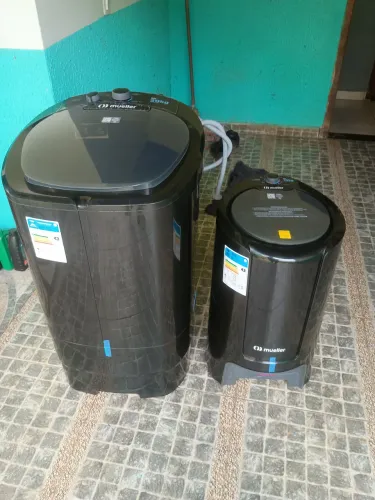 Máquina de lavar e centrífuga