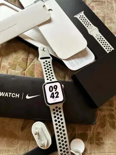Apple watch SE 44MM GPS + CELULAR ( ACEITA TROCAS )