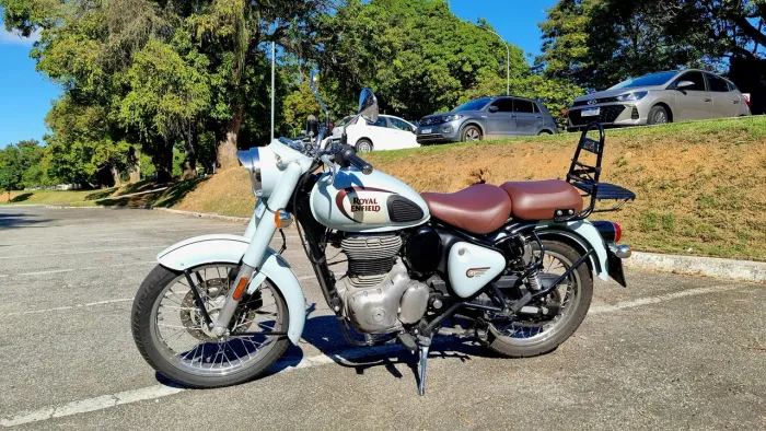 Classic 350 sem nenhum detalhe