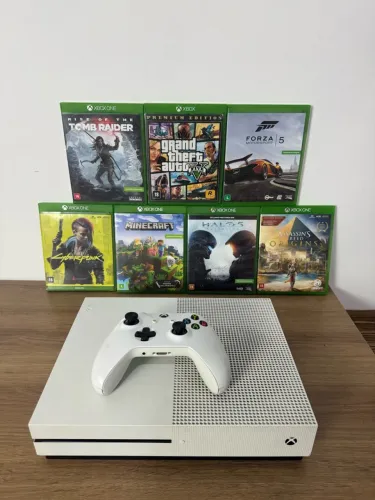 Xbox One s 1TB + 7 jogos físicos