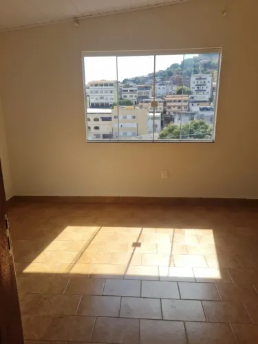 Alugo Apartamento de 1 quarto, 1 banheiros, sala, cozinha, área de serviço · Rua ba