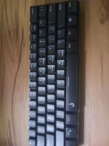 Teclado 70% mecânico