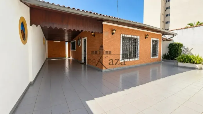 Casa - Jardim Flórida - Jacareí - 2 Dormitórios - 160m².