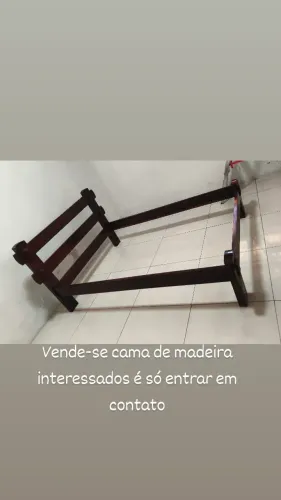 Cama de madeira