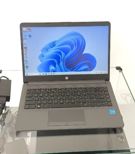 Notebook HP 240 G8 - Intel Core i5-1135G7 - RAM 8GB - SSD 256GB Nvme - Tela "14 Slim