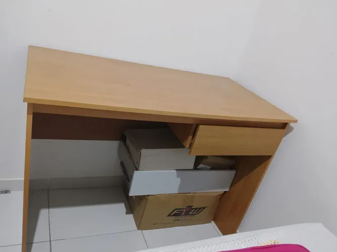 Vendo um birô em perfeito estado