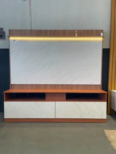 RACK + PAINEL COM LED ? 1,82m
