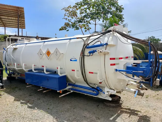 Tanque limpa fossas com hidrojato