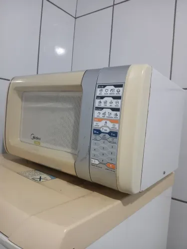 R$120 reais, vendo um microondas com 1 defeito parou de esquentar